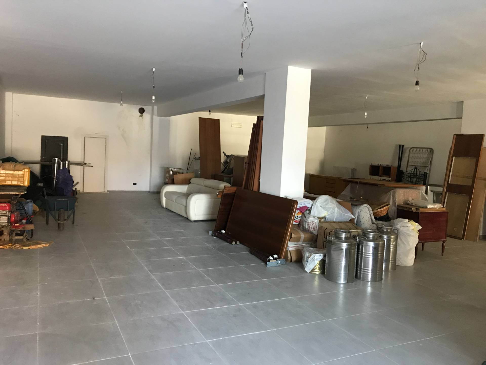 Locale commerciale in vendita a Vasto, ZONA CENTRALE