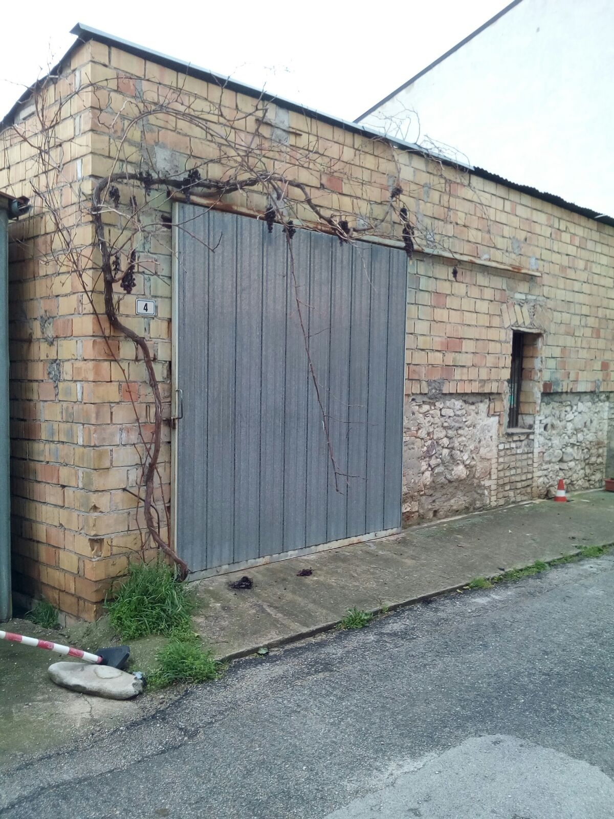 Garage/Posto auto/Deposito in vendita a Altino