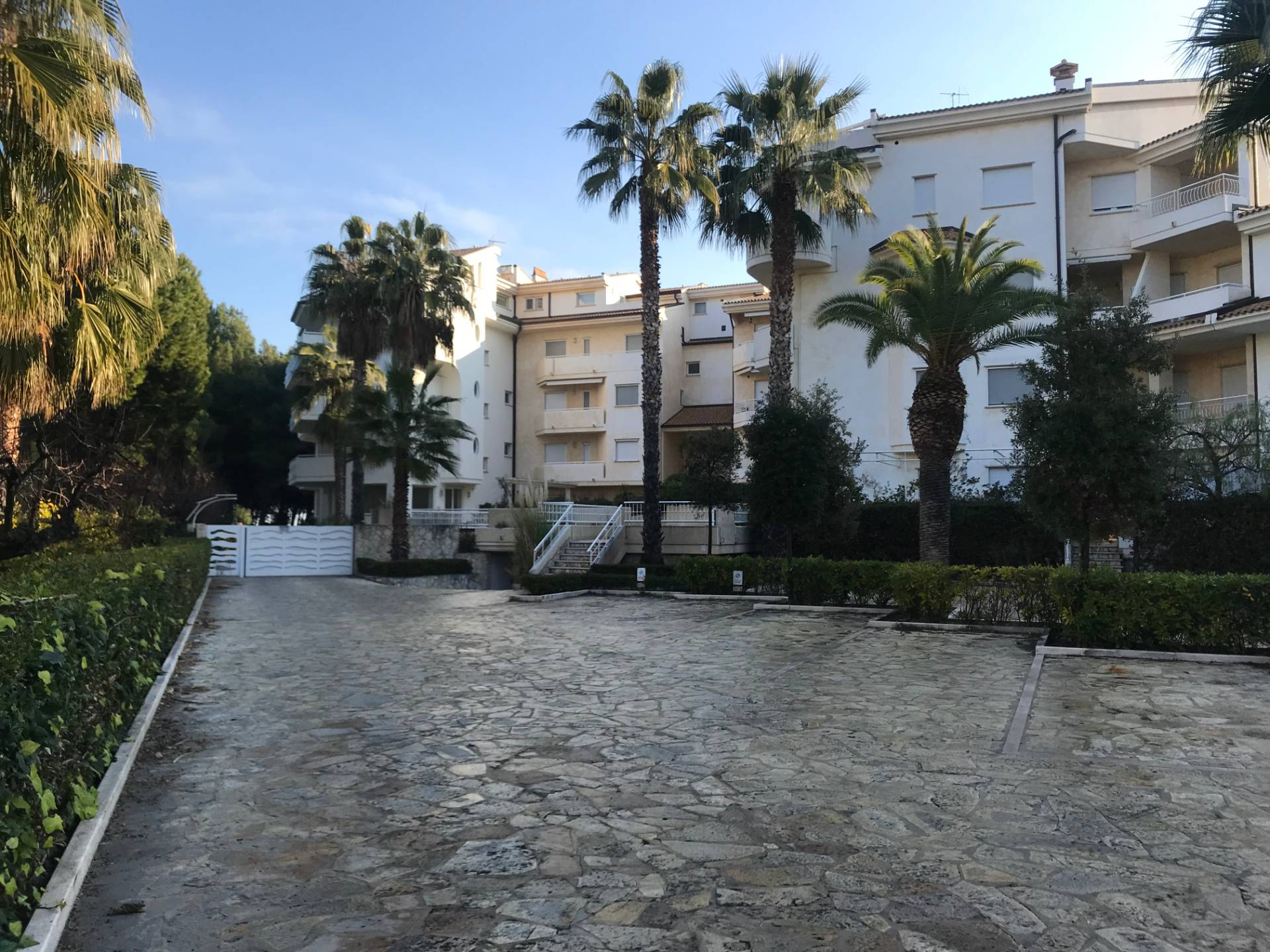 Appartamento con ingresso indipendente in vendita a Vasto, Vasto Marina