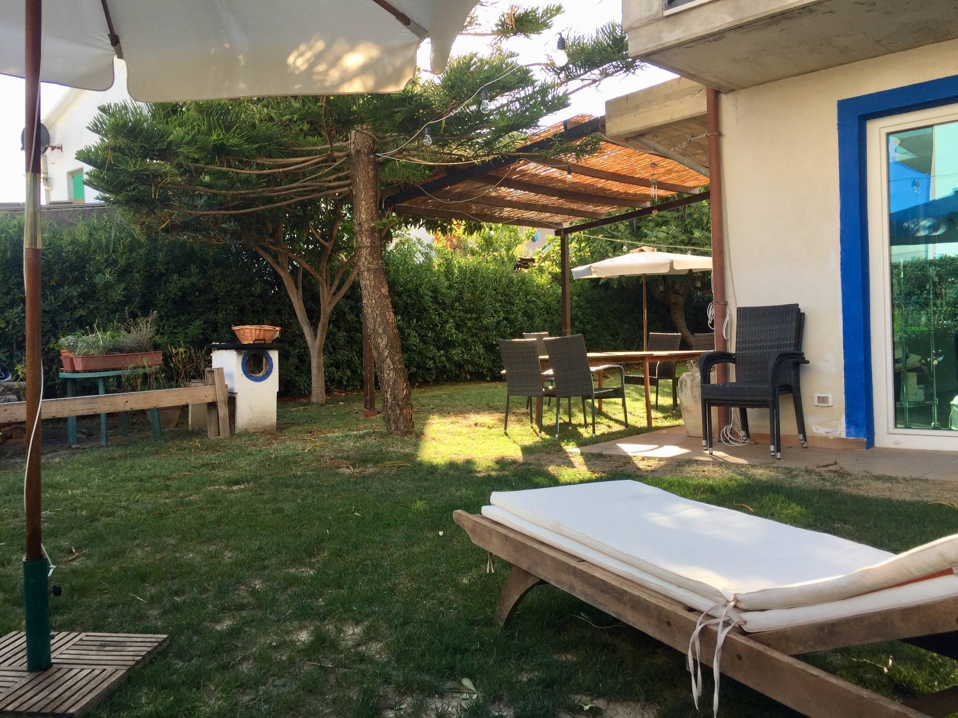 VILLA BIFAMILIARE in vendita a Montenero di Bisaccia