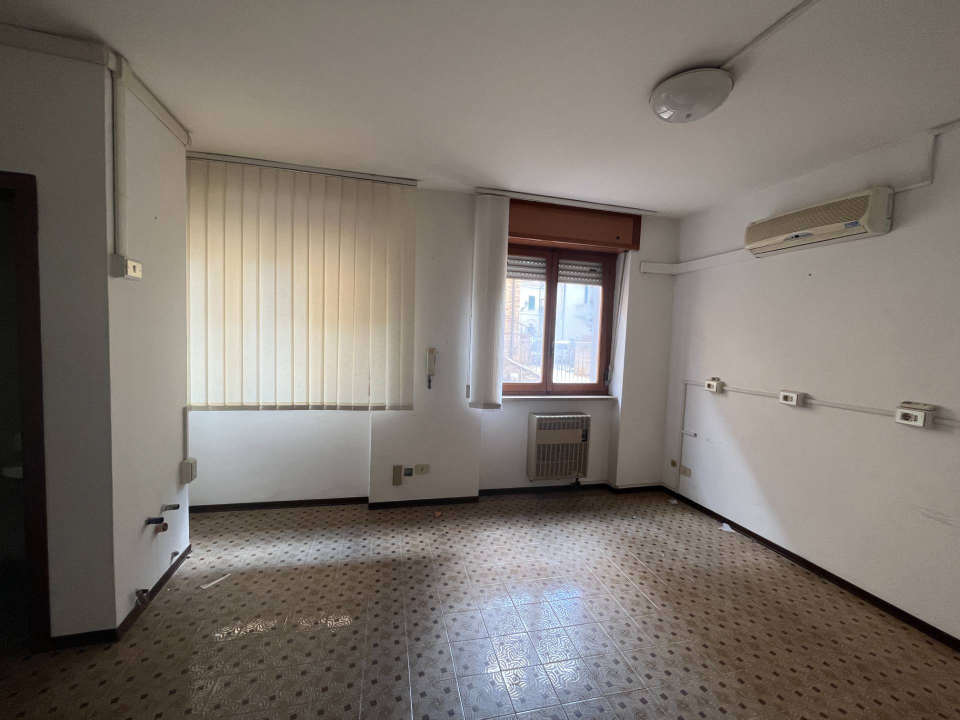 Studio/Ufficio in affitto a Vasto, ZONA CENTRALE