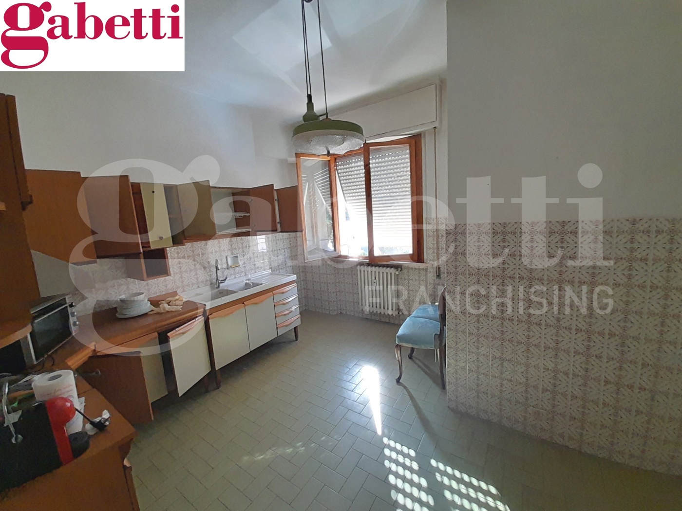 Quadrilocale con box a Poggibonsi