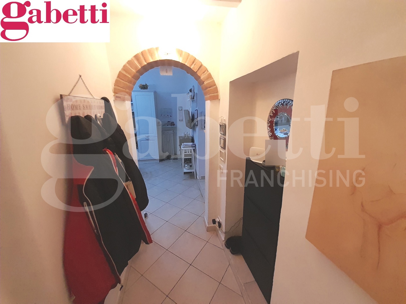 Appartamento con box a Colle di Val d'Elsa