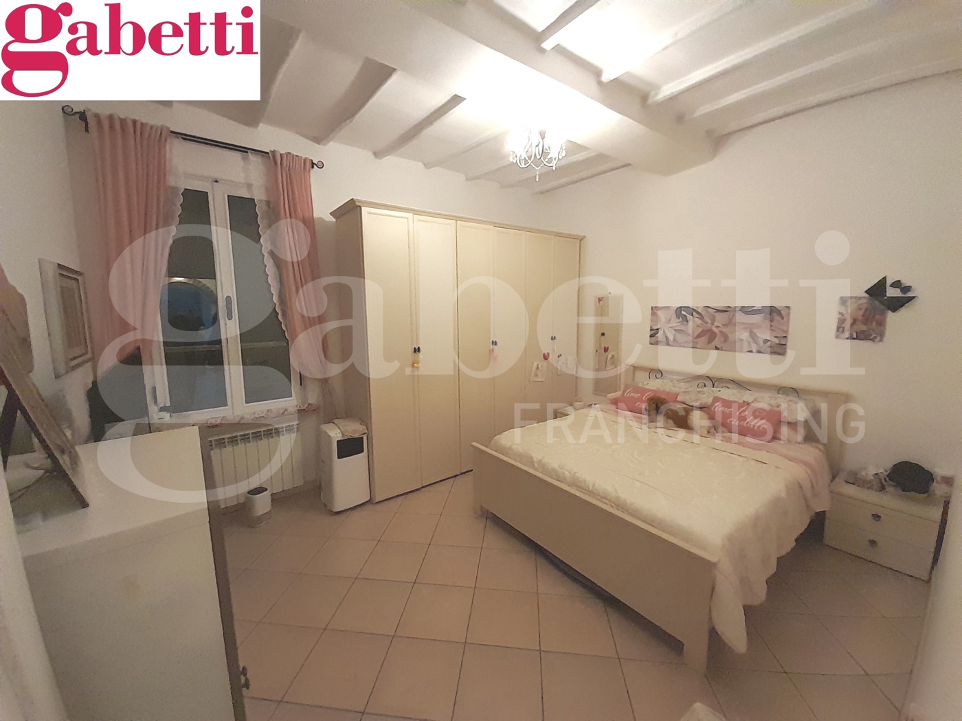 Appartamento con box a Colle di Val d'Elsa