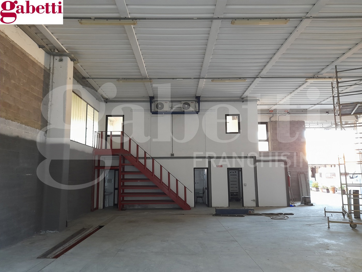 Capannone in affitto a Poggibonsi