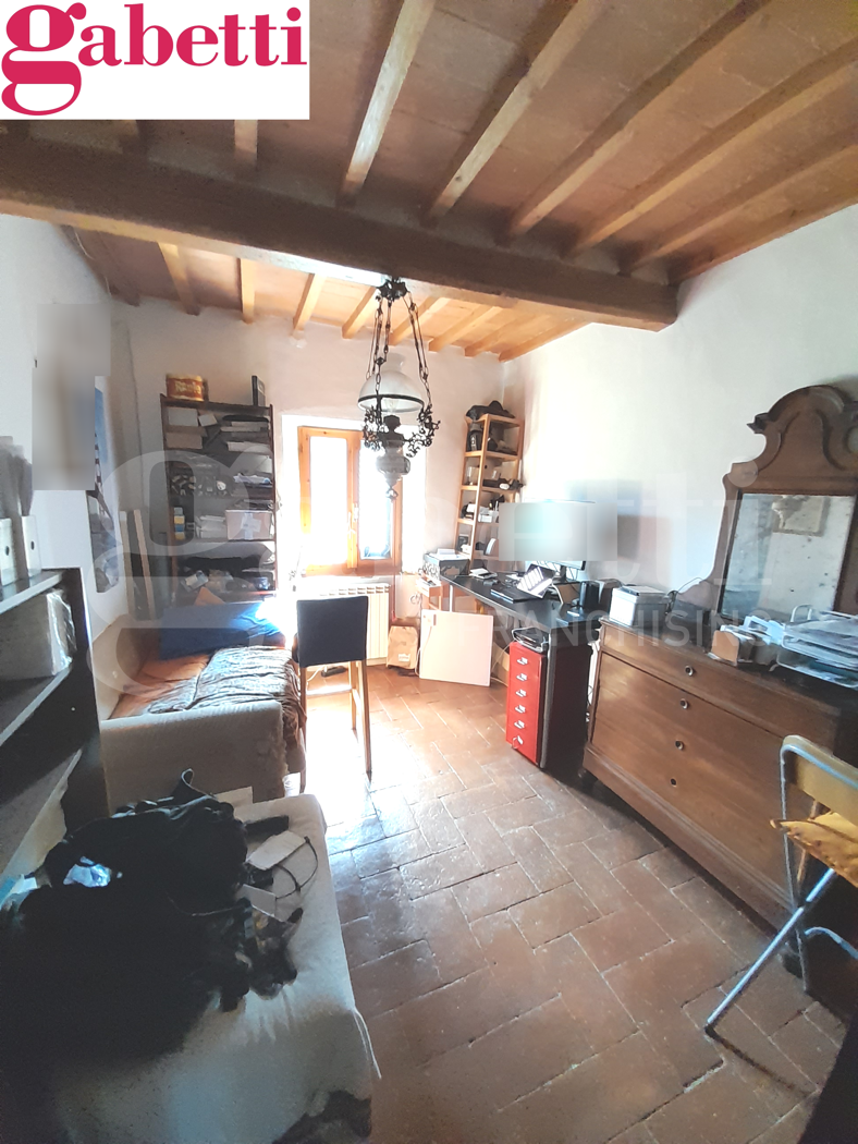 Quadrilocale in vendita a Casole d'Elsa