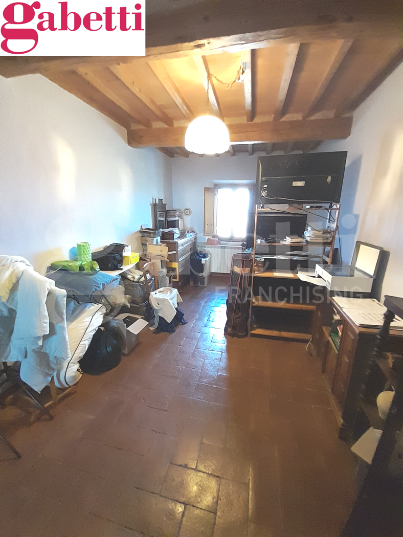 Quadrilocale in vendita a Casole d'Elsa