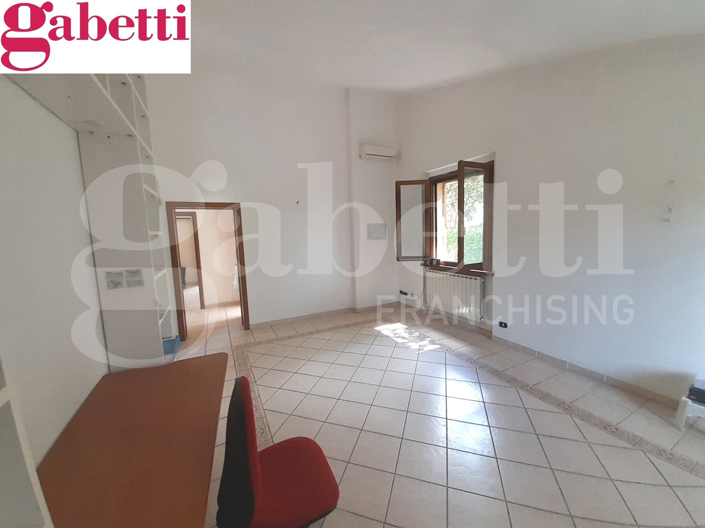 Appartamento con box a Casole d'Elsa