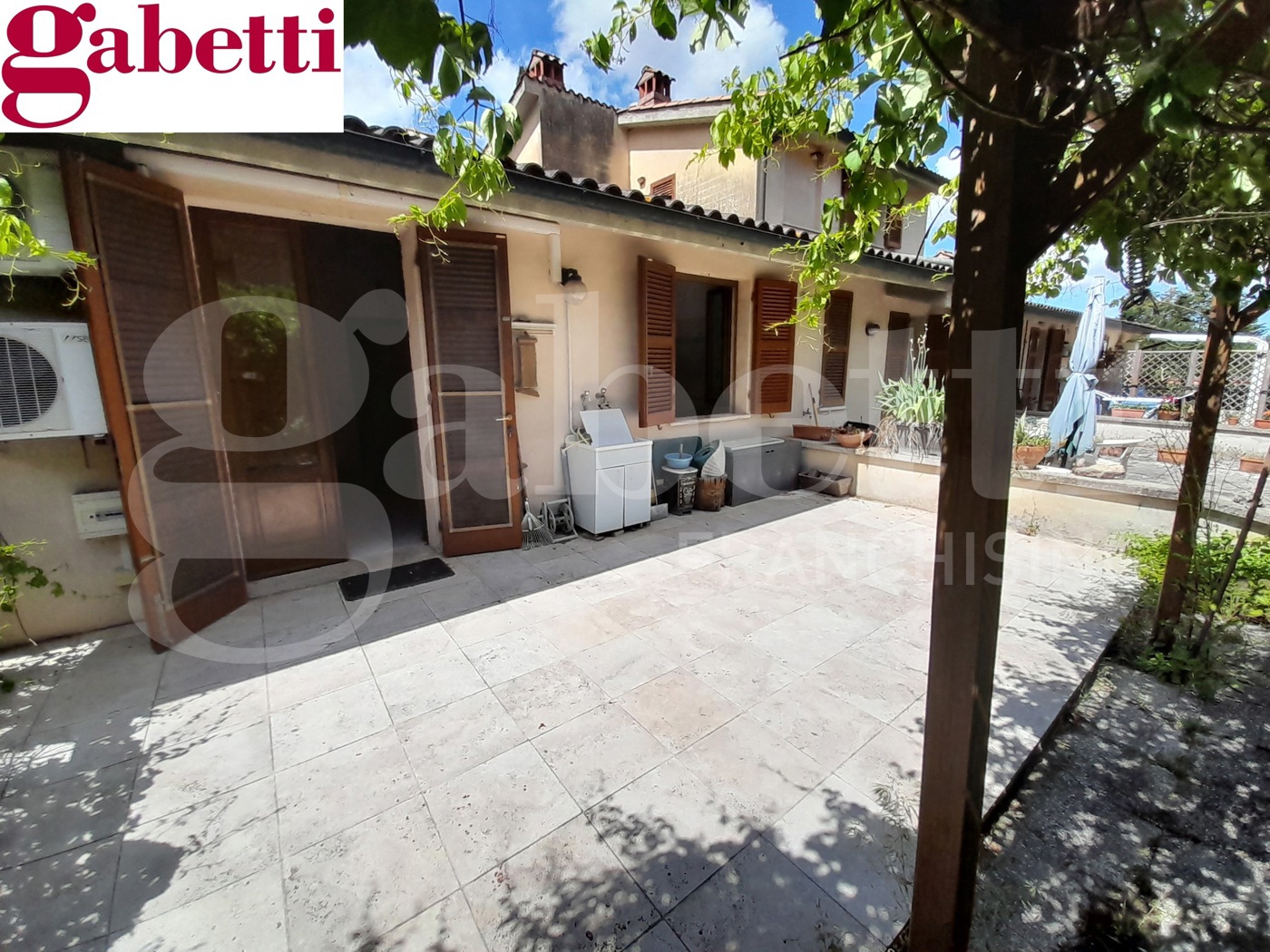 Appartamento con box a Casole d'Elsa