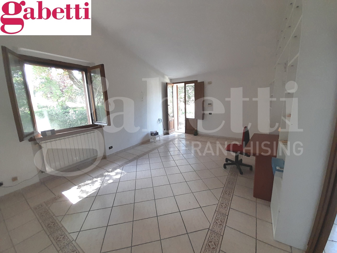 Appartamento con box a Casole d'Elsa