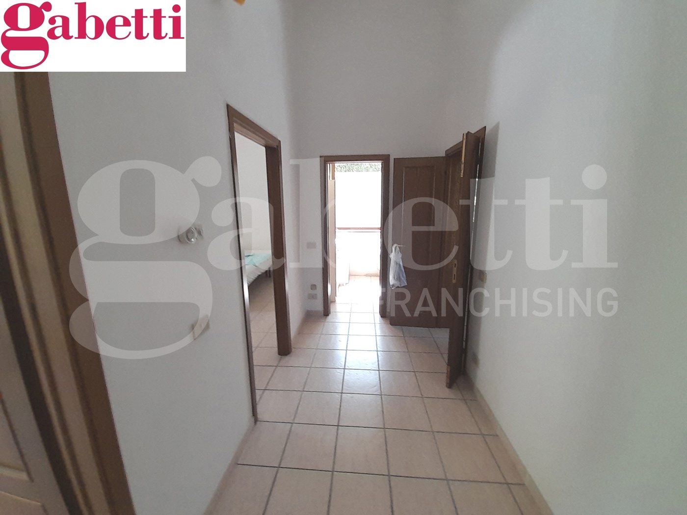 Appartamento con box a Casole d'Elsa