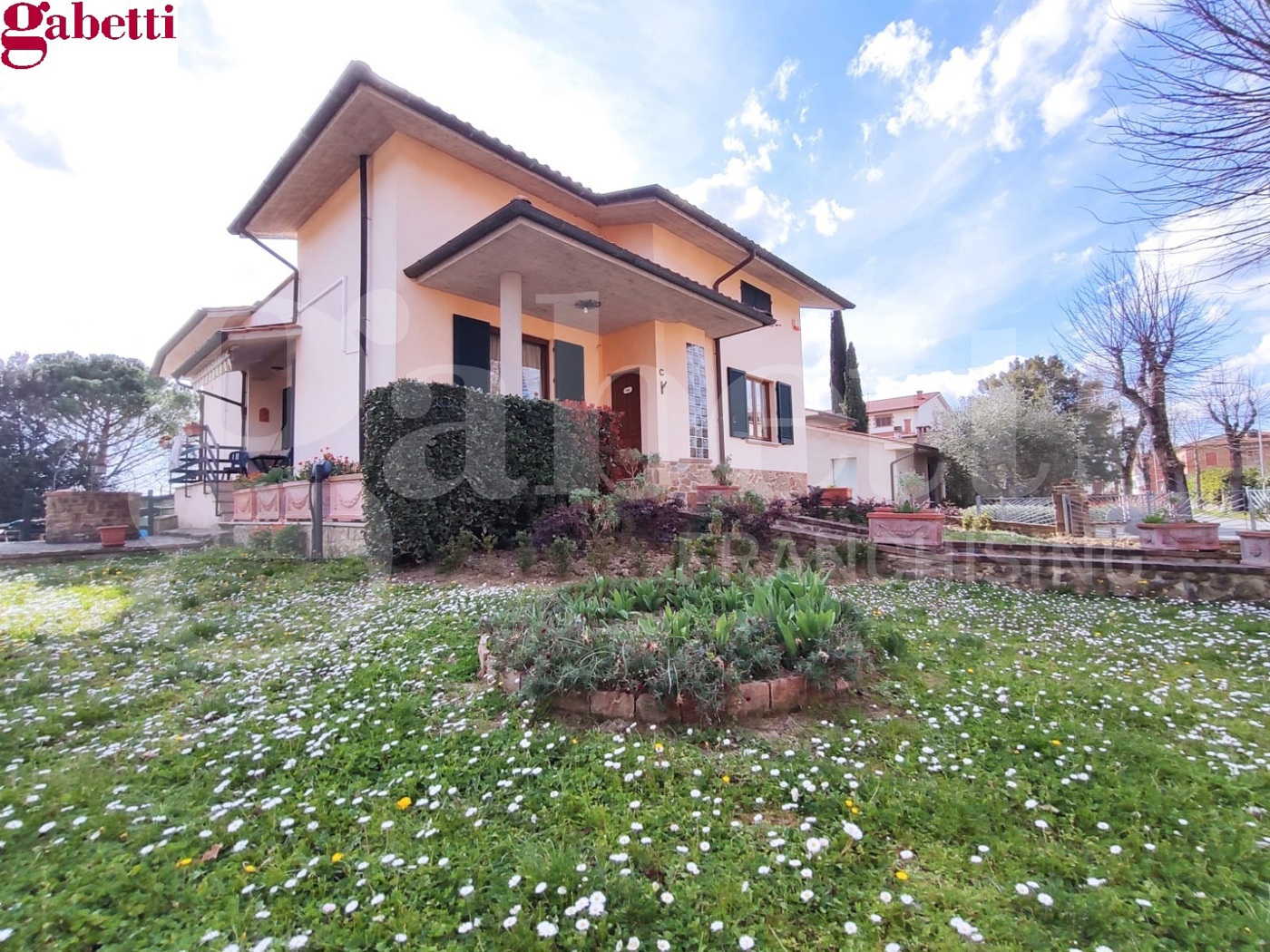 Villa con giardino a Asciano