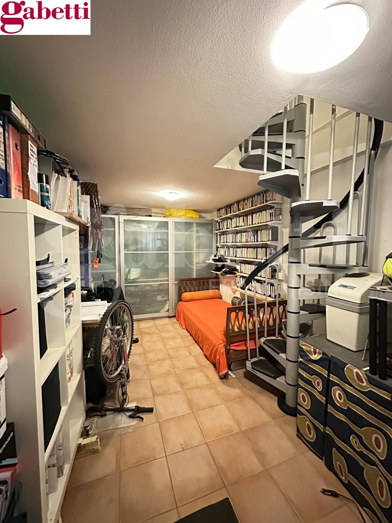 Monolocale con box a Sovicille