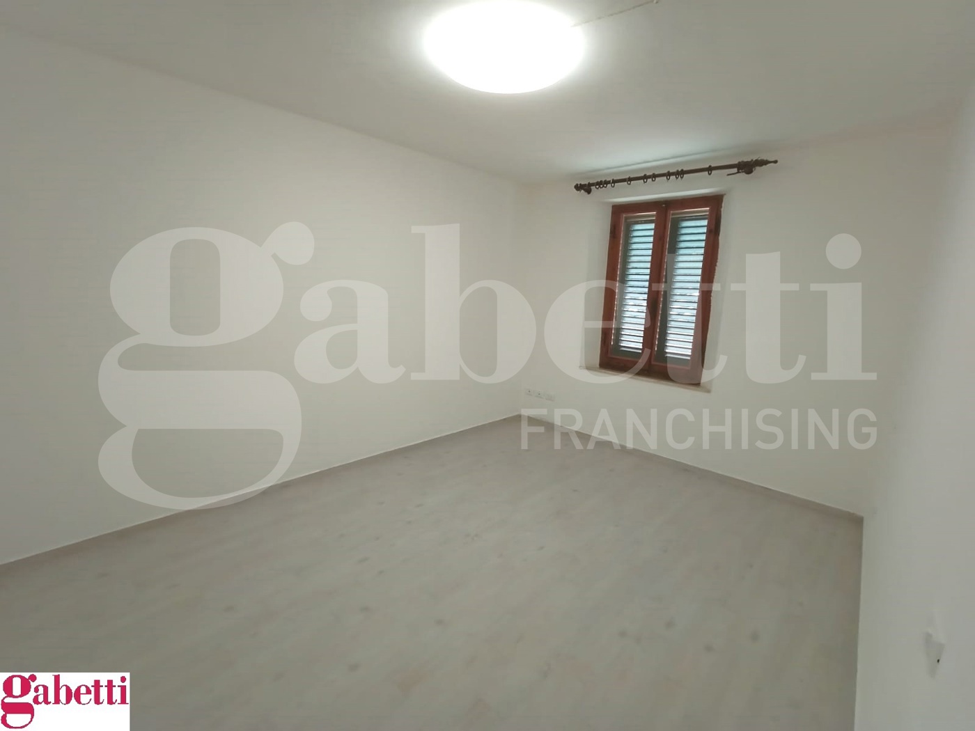 Quadrilocale con giardino a Asciano