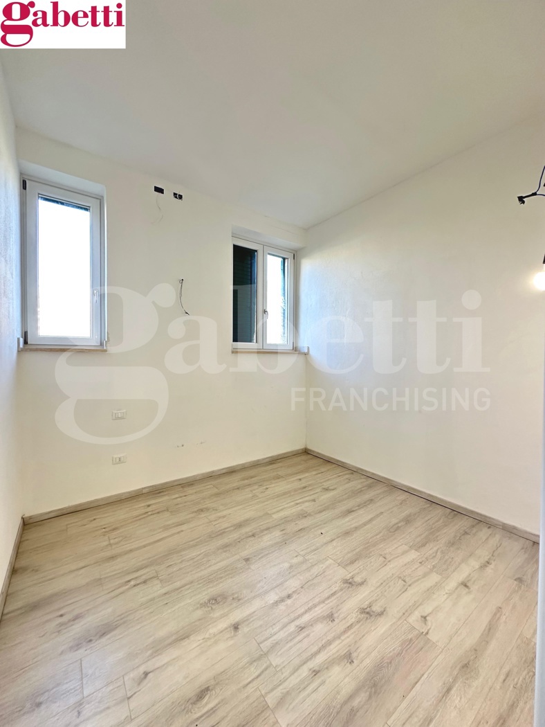 Trilocale con box a Monteriggioni