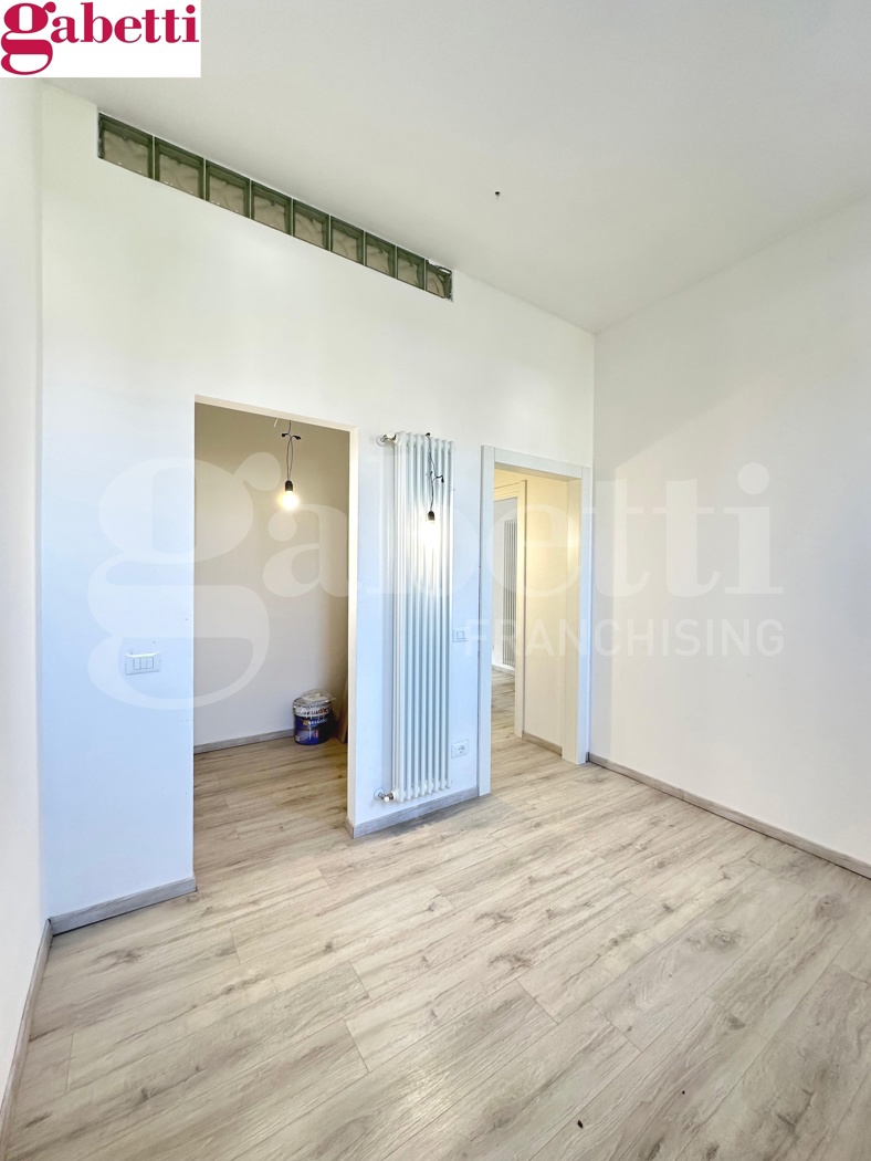 Trilocale con box a Monteriggioni