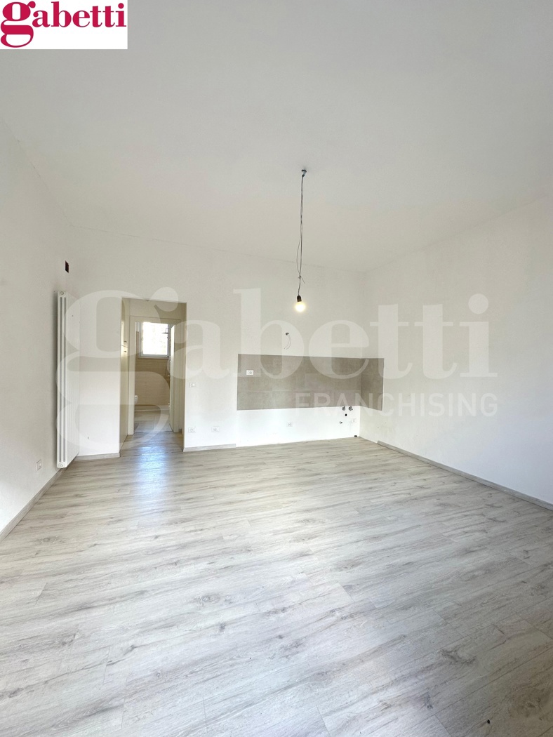 Trilocale con box a Monteriggioni