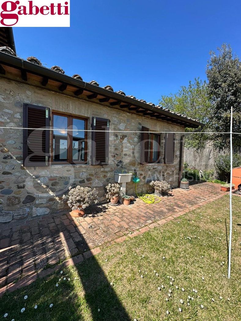 Quadrilocale con giardino a Castelnuovo Berardenga