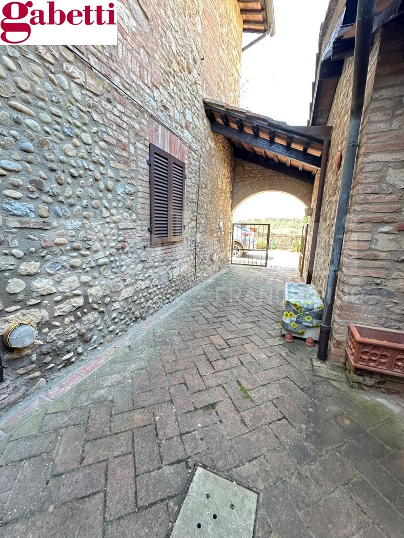 Quadrilocale con giardino a Castelnuovo Berardenga