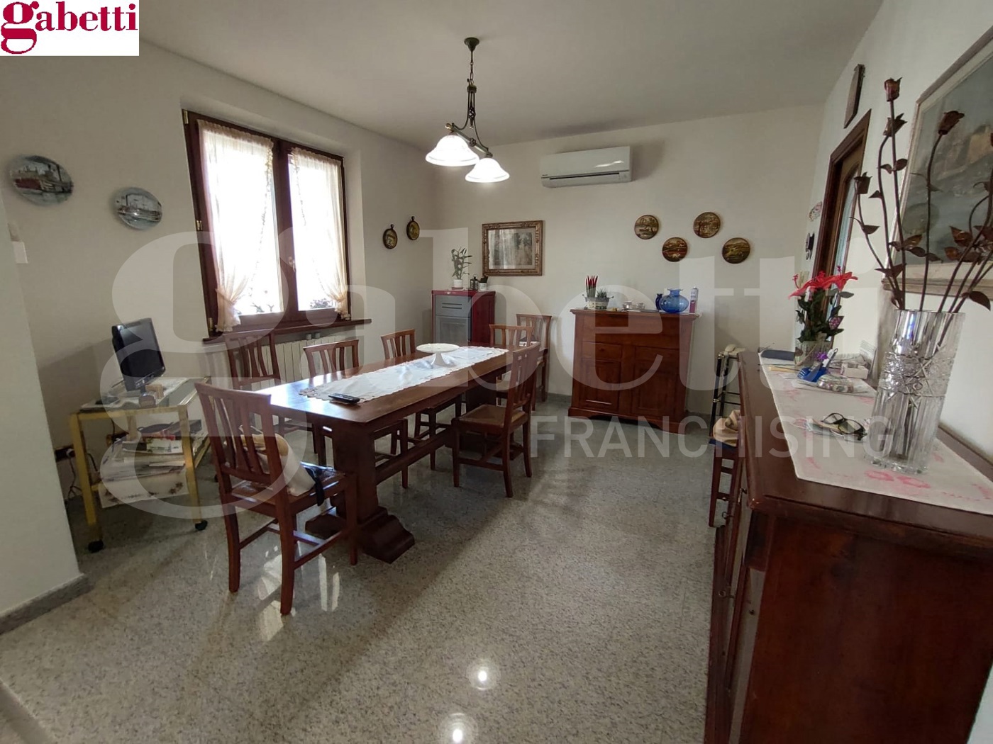 Villa con giardino a Asciano