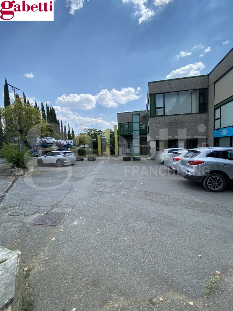 Negozio in affitto a Siena