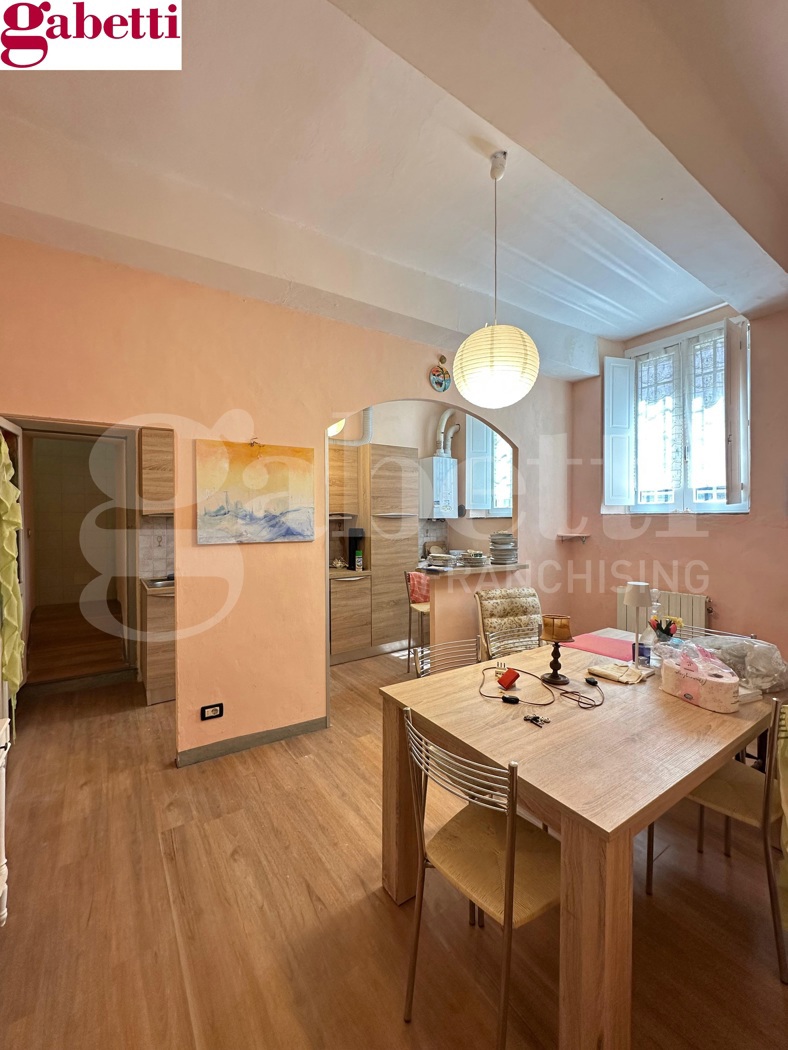 Appartamento con box a Siena