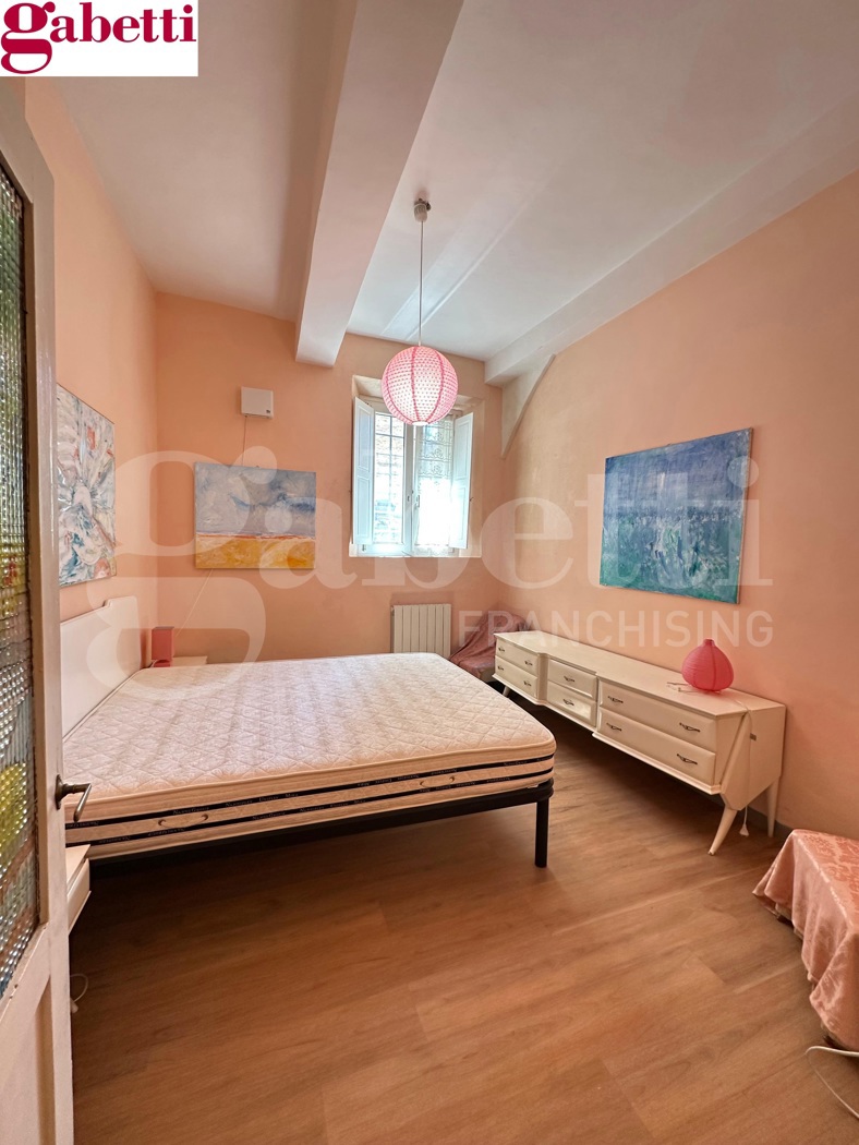 Appartamento con box a Siena