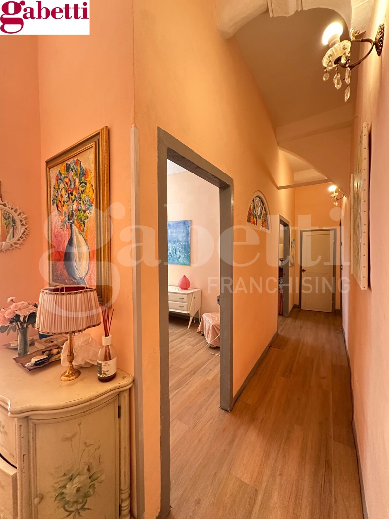 Appartamento con box a Siena