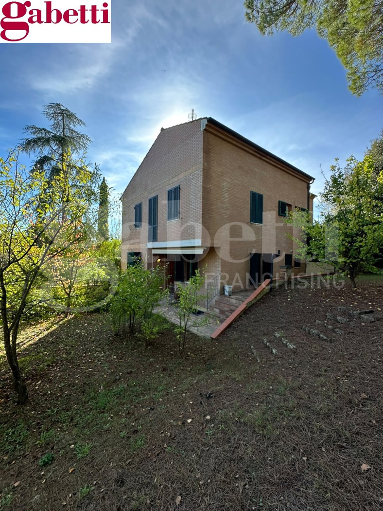 Villa Bifamiliare con giardino a Castelnuovo Berardenga