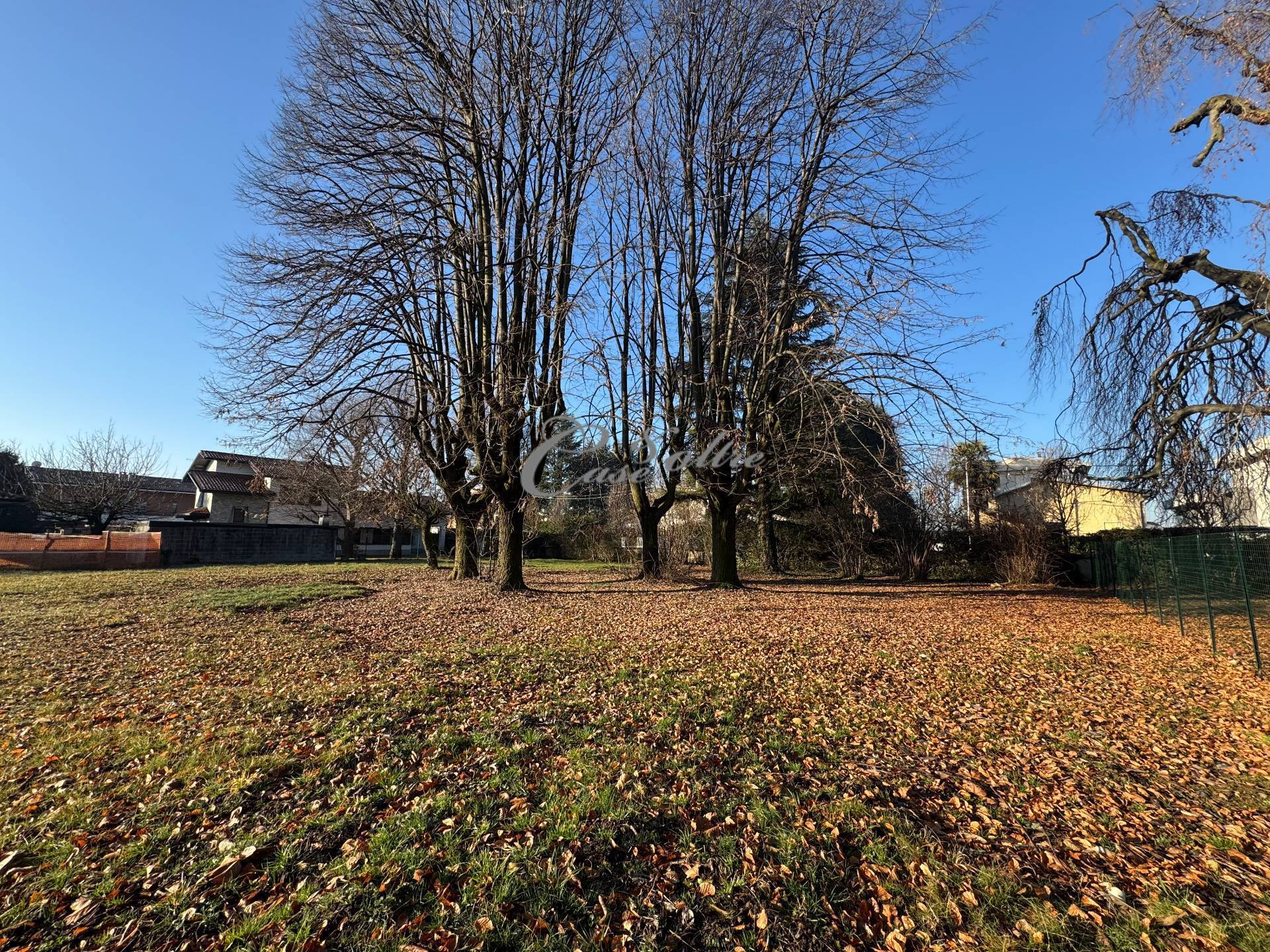 Terreno edificabile residenziale in vendita a Rovellasca