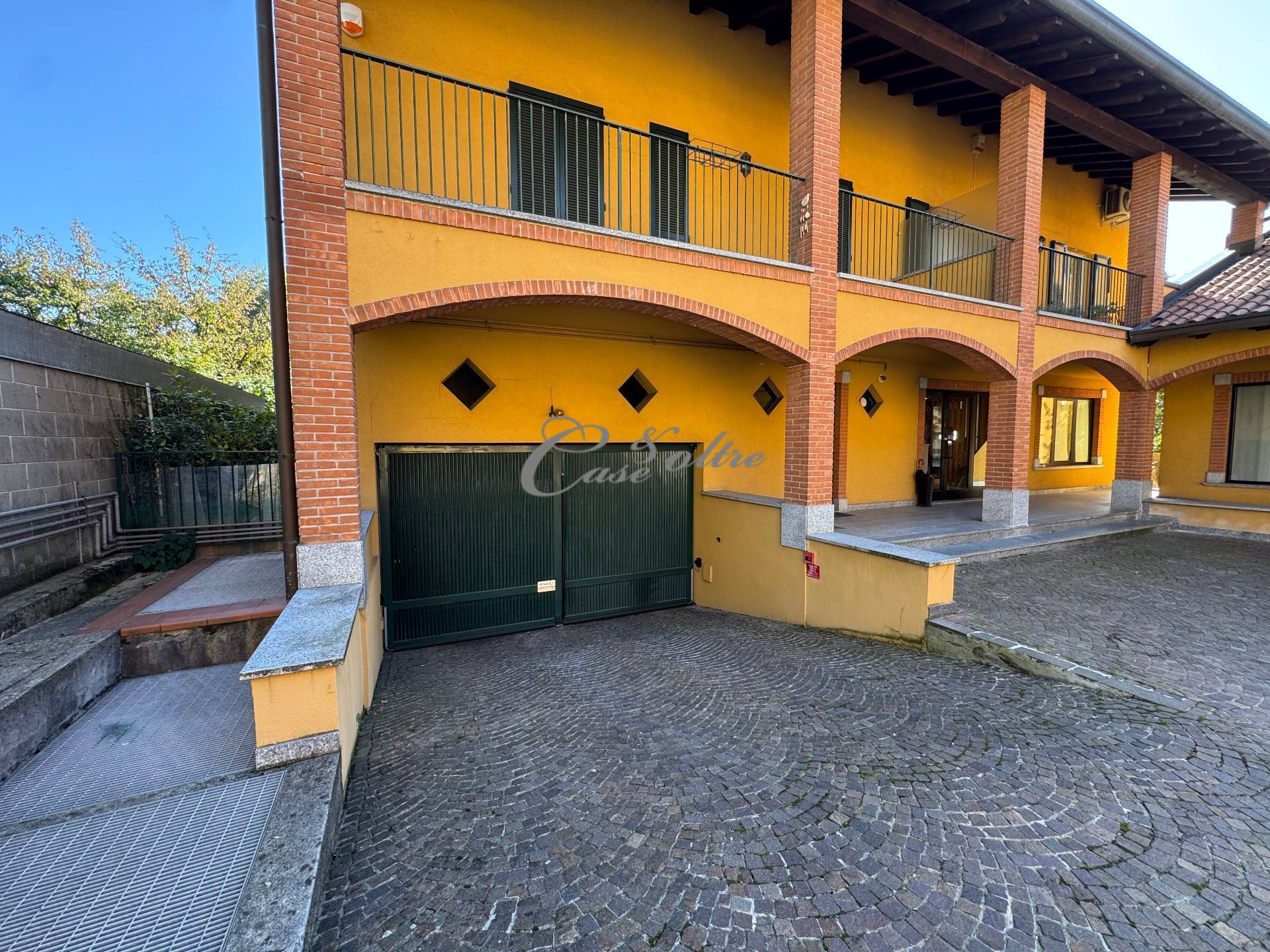 Box / Posto auto in vendita a Cermenate