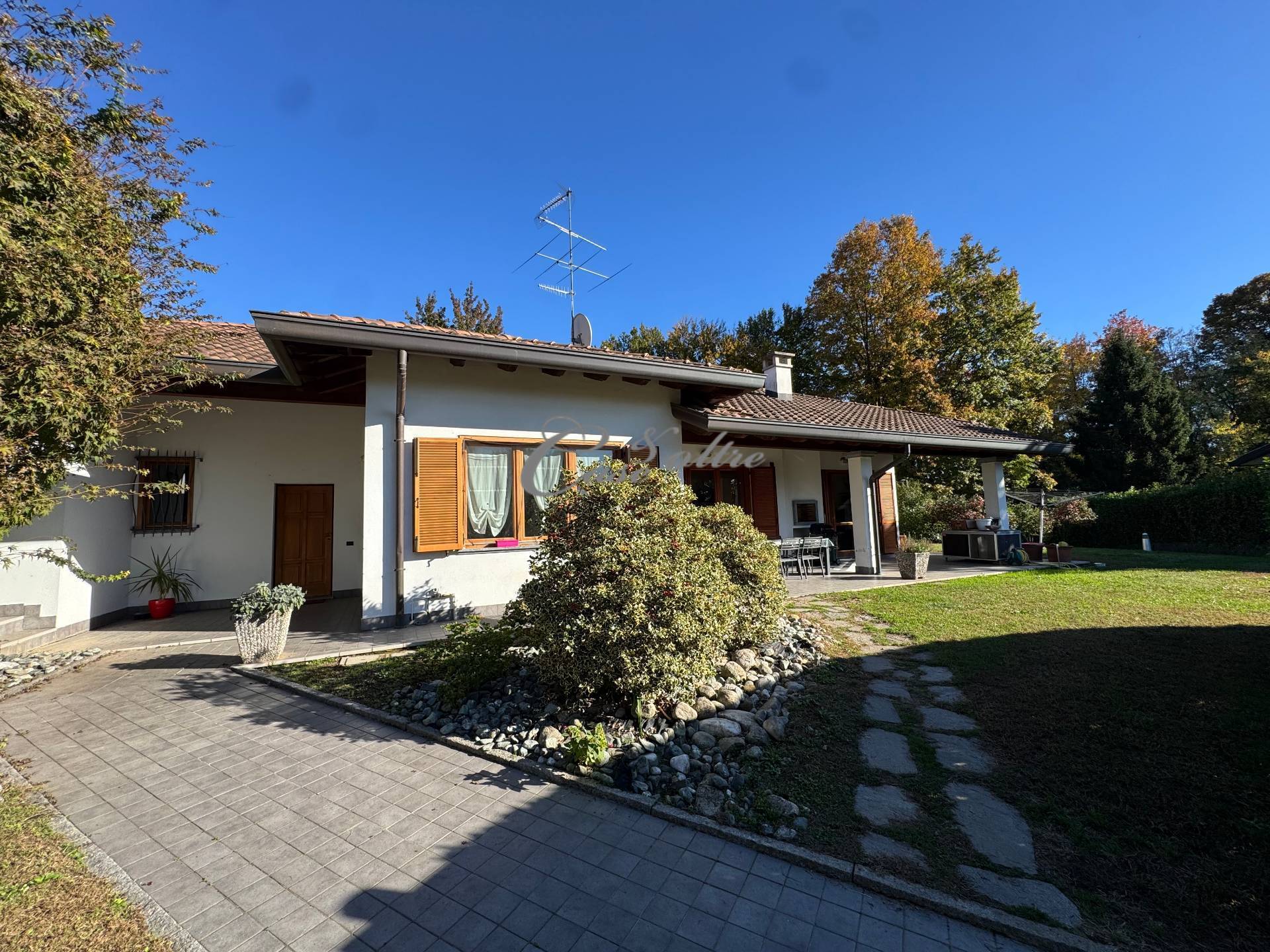 Villa in vendita a Carimate, Fagiana