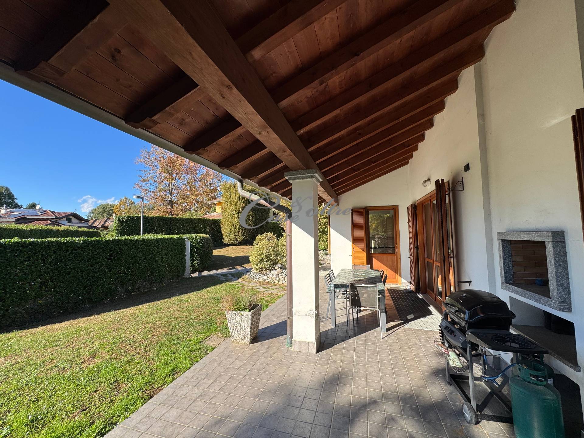 Villa in vendita a Carimate, Fagiana