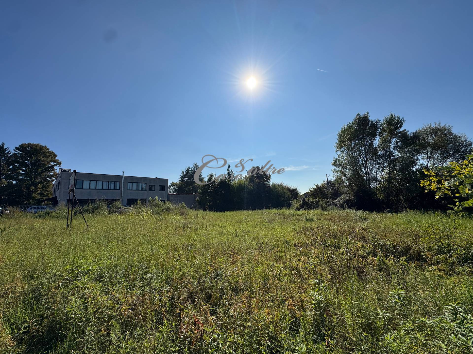 Terreno edificabile commerciale in vendita a Vertemate con Minoprio