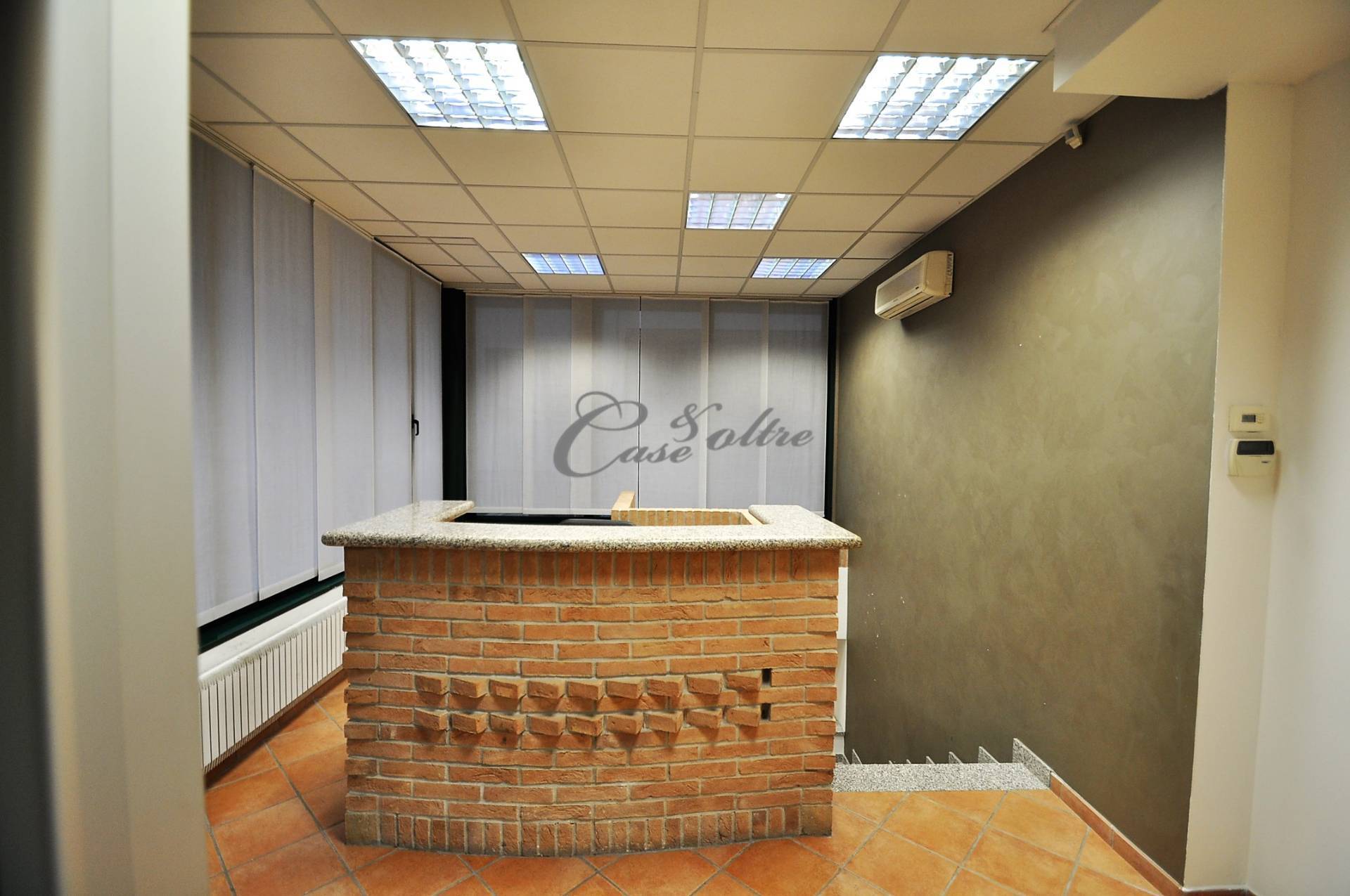 Ufficio in affitto a Figino Serenza