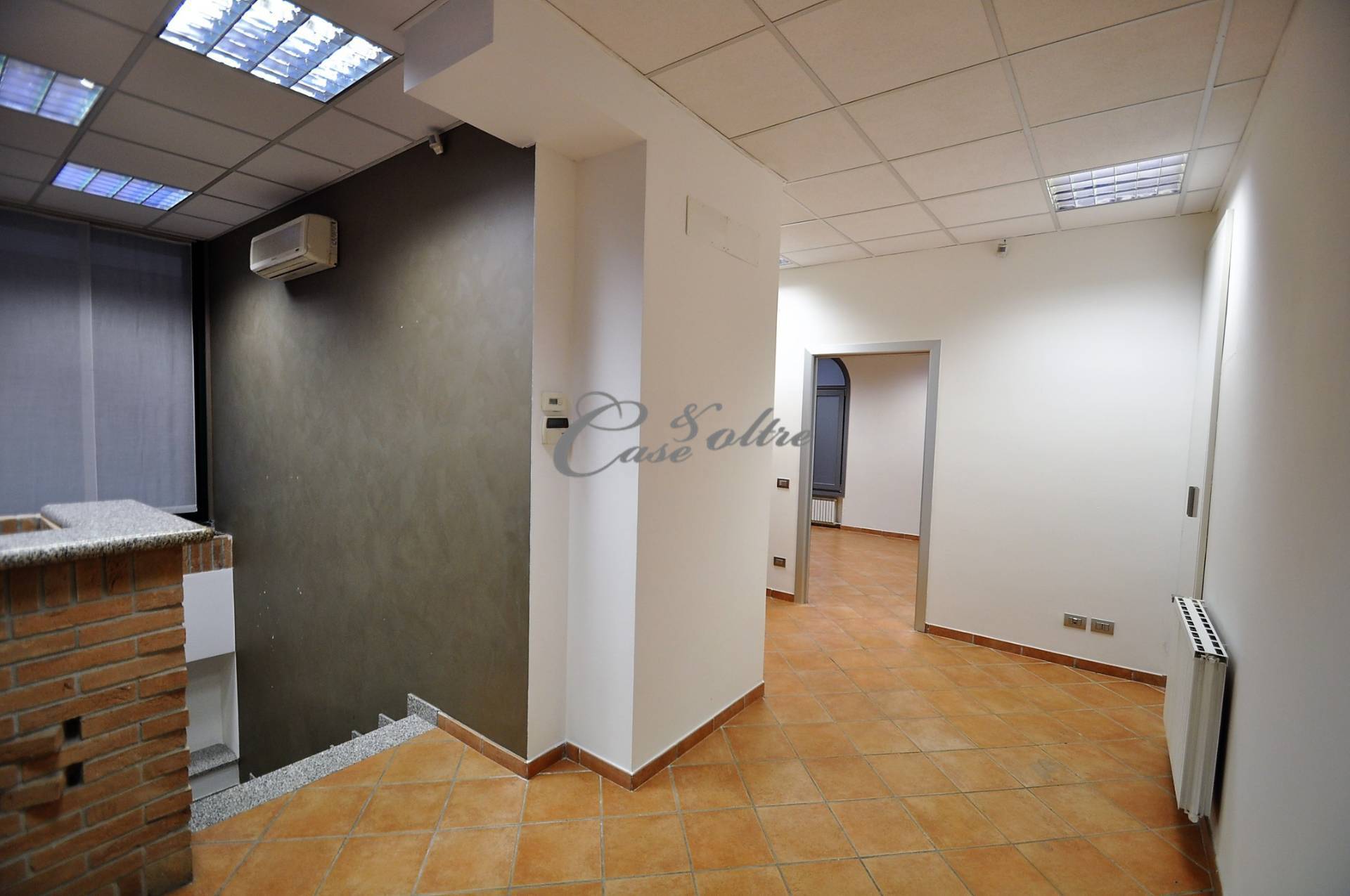 Negozio in affitto a Figino Serenza