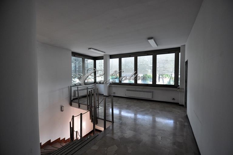 Capannone in affitto a Caronno Pertusella