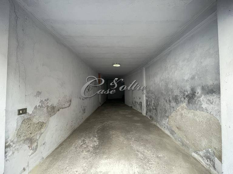 Box o garage in vendita a Cant