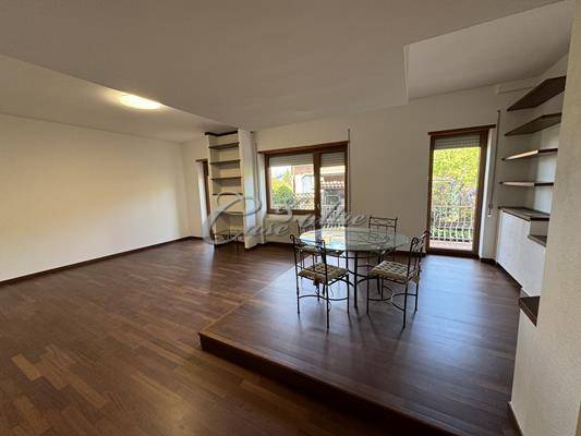 Quadrilocale in vendita a Como, Lora