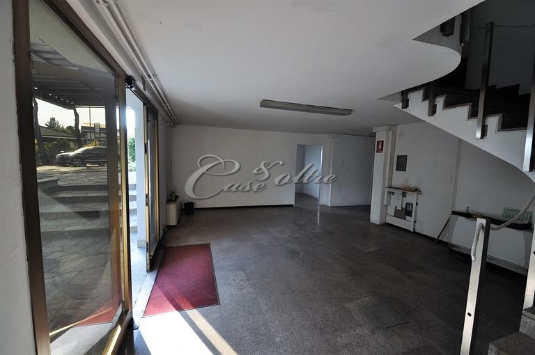 Capannone in affitto a Caronno Pertusella