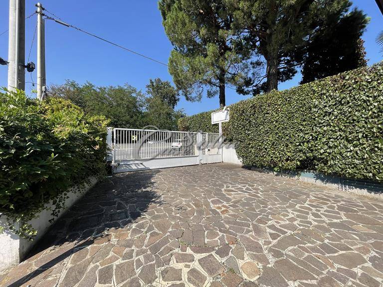 Capannone in vendita a Novedrate