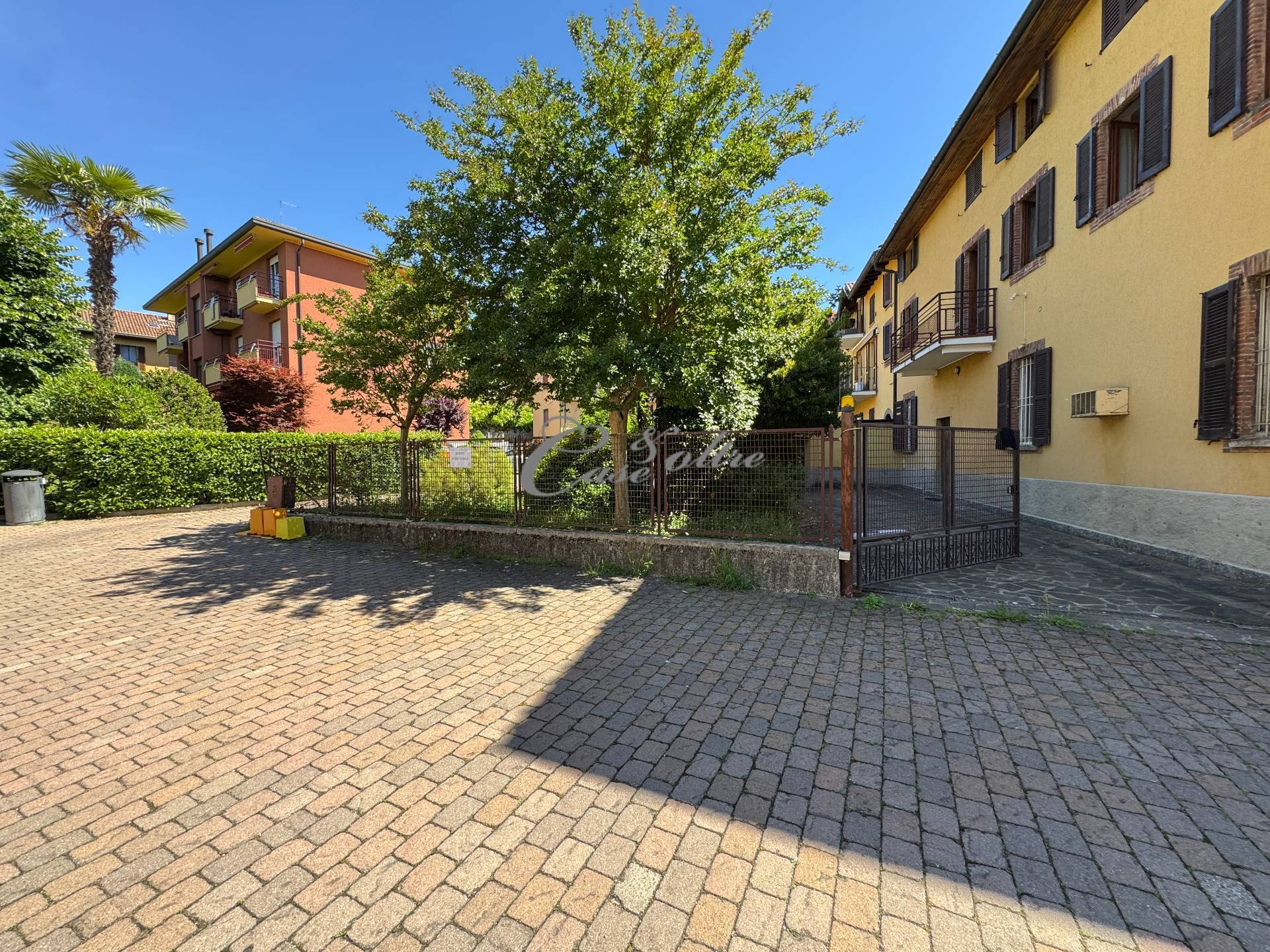 Porzione di immobile terra/cielo in vendita a Carimate