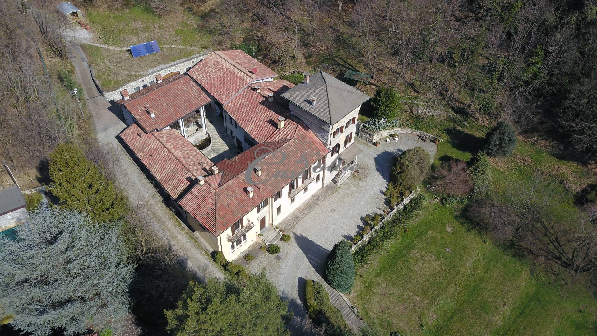 Rustico in vendita a Como, Bronno