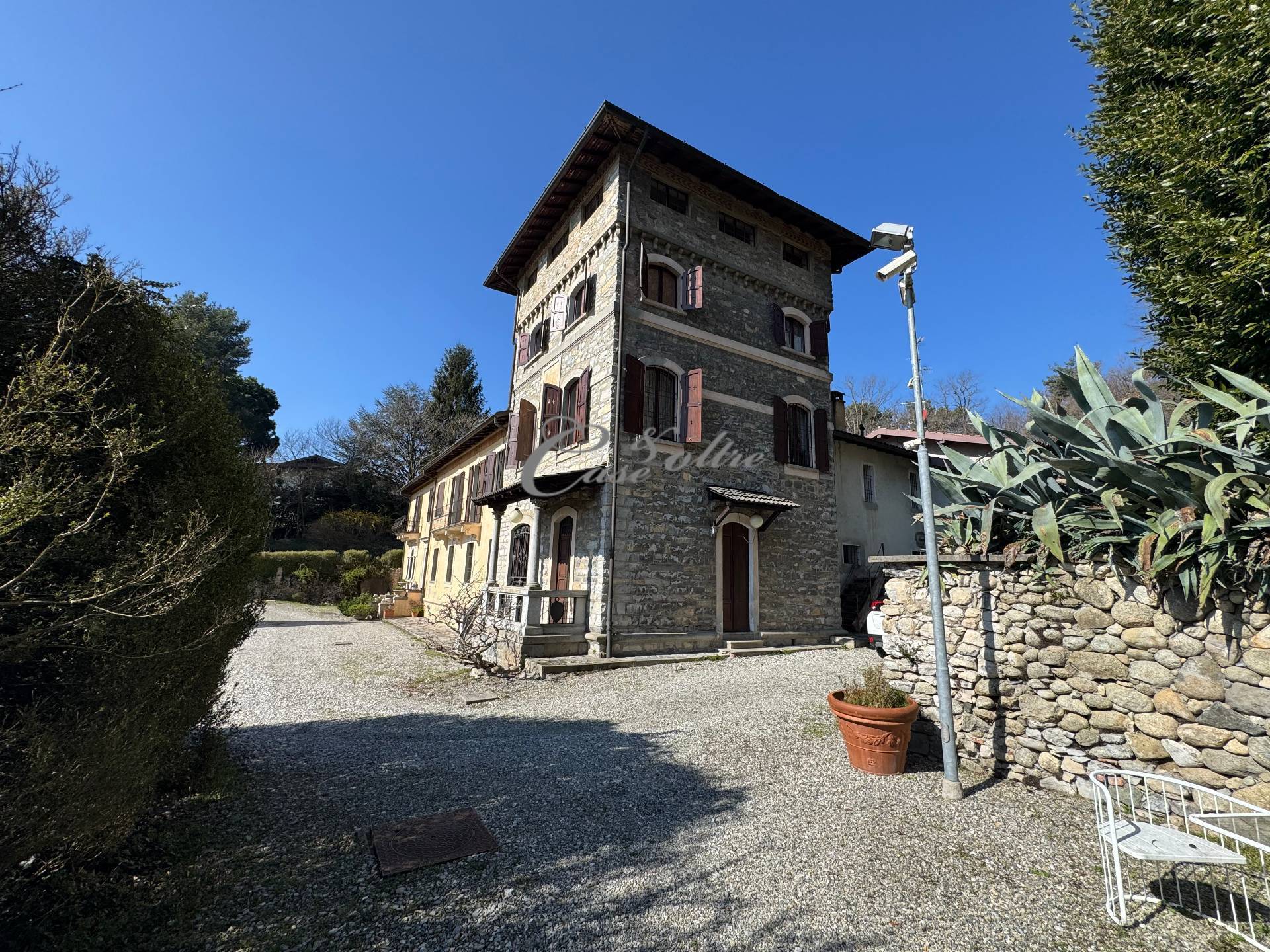 Rustico in vendita a Como, Bronno