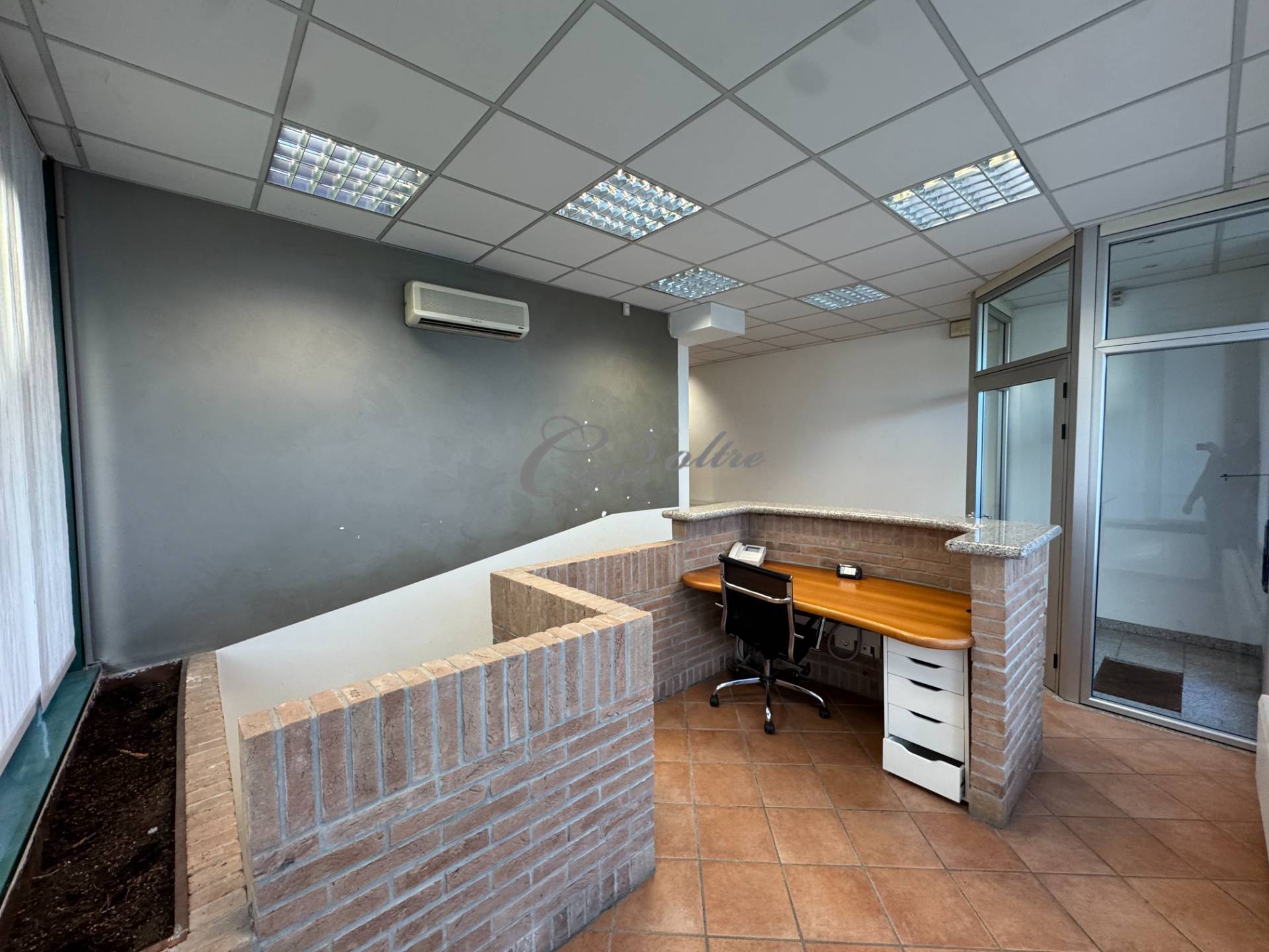 Ufficio in vendita a Figino Serenza