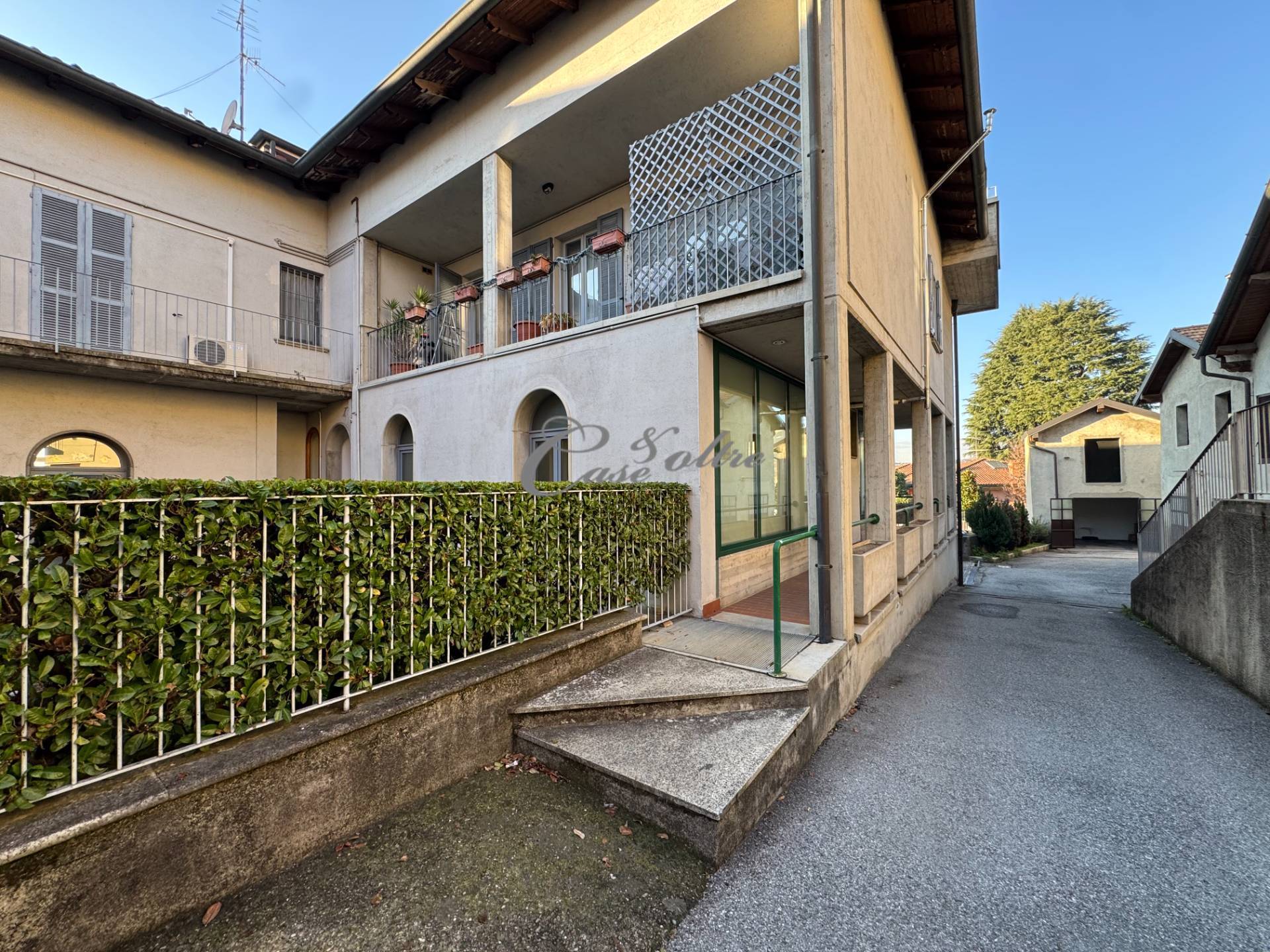 Ufficio in vendita a Figino Serenza