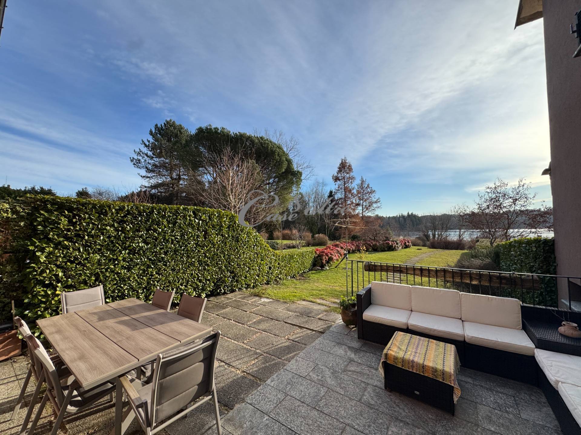 Villa a schiera in affitto a Montorfano