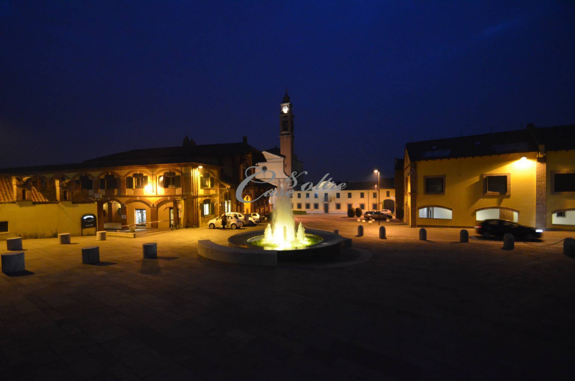 Locale commerciale in affitto a Carimate