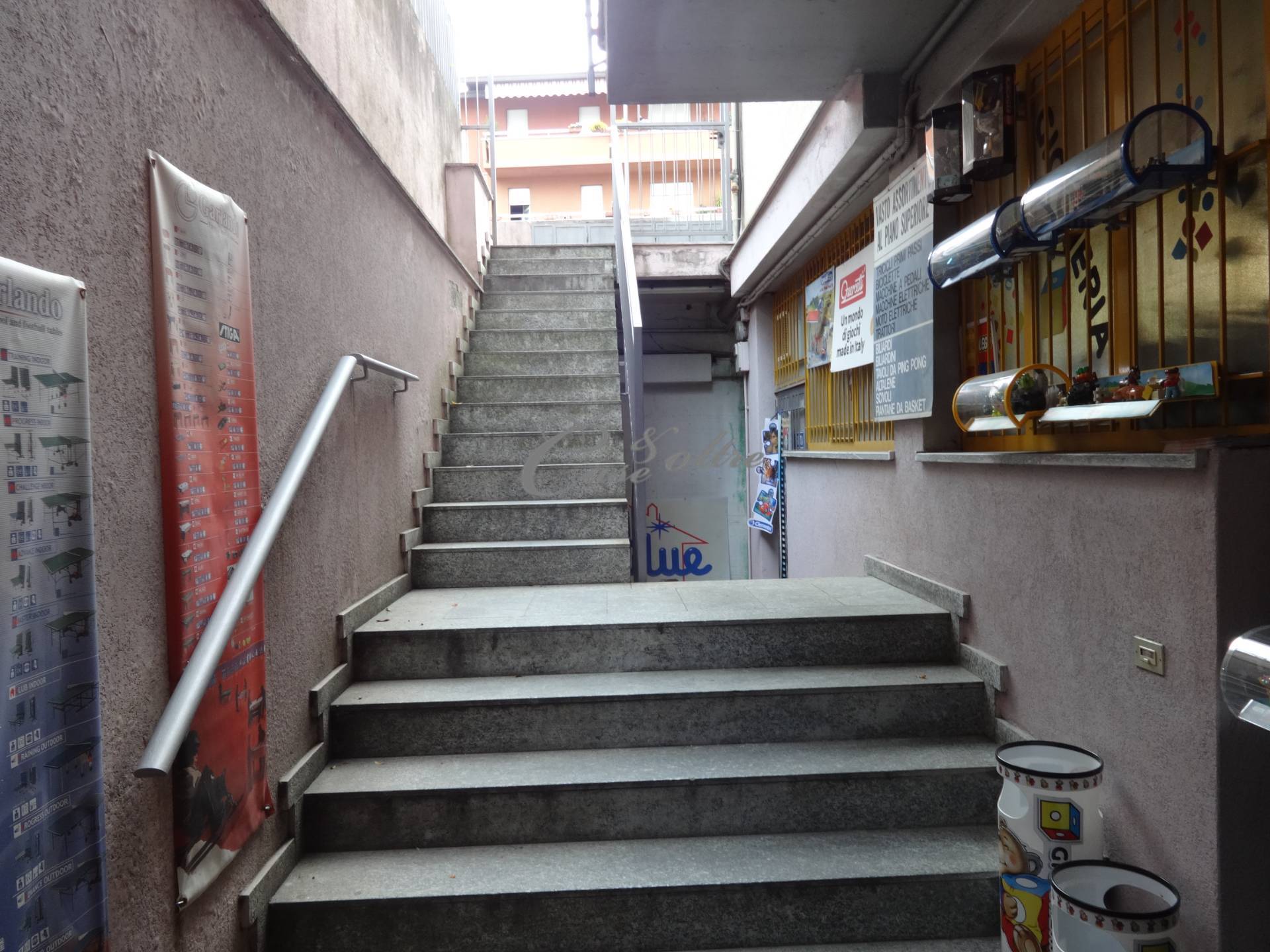 Locale commerciale in vendita a Varese