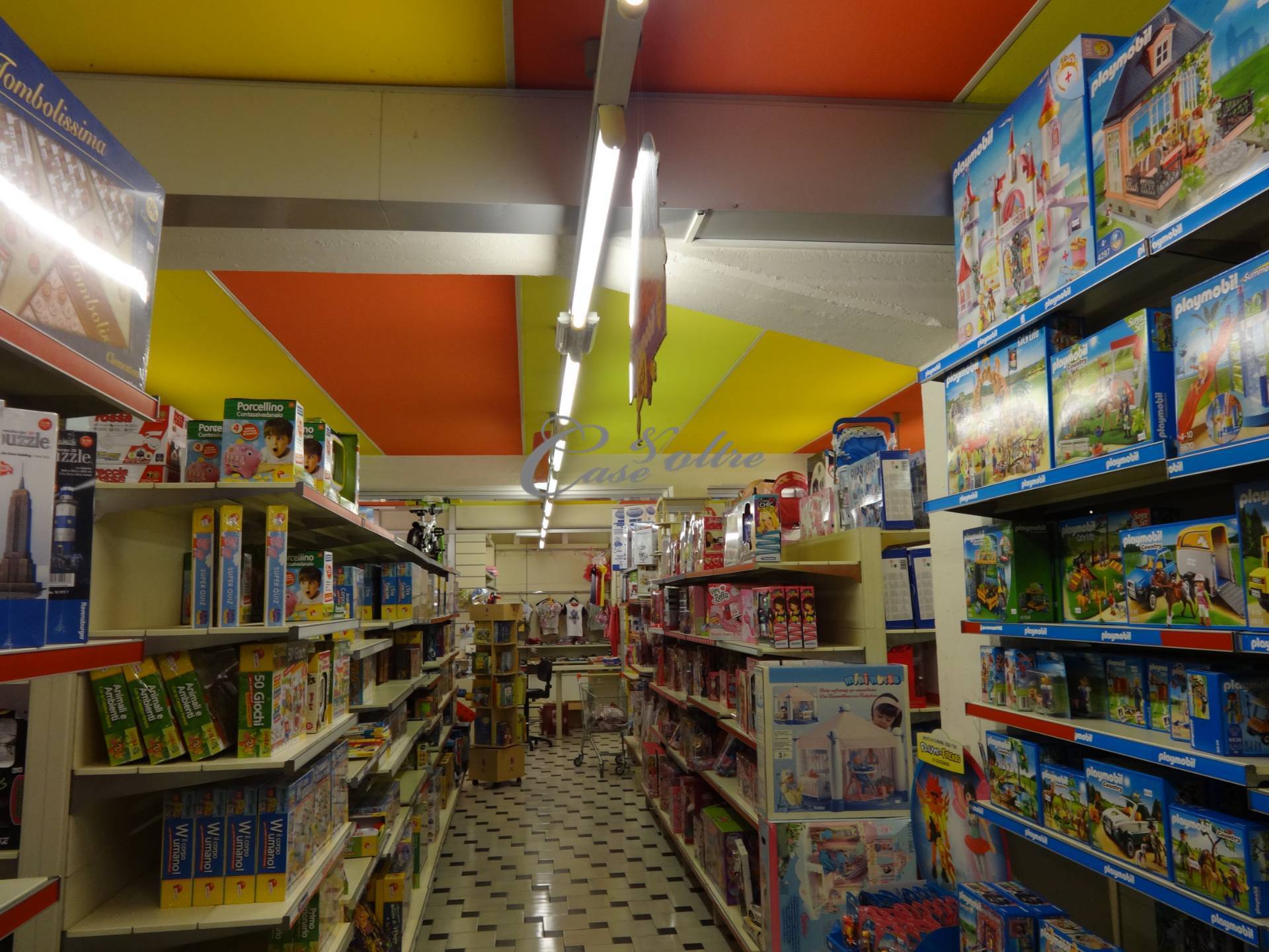 Locale commerciale in vendita a Varese